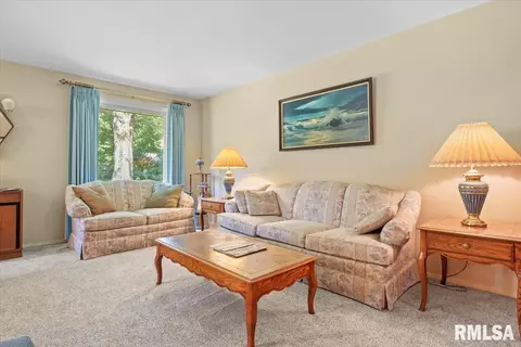 2333 Noble Ave, Springfield, IL 62704 photo 4