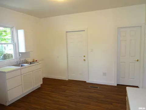 1518 Edwards St, Springfield, IL 62703 photo 5