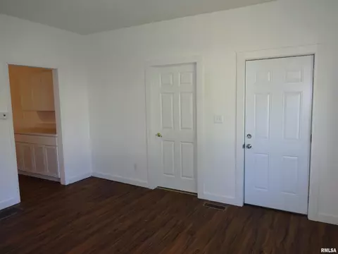 1518 Edwards St, Springfield, IL 62703 photo 2