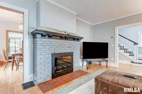 123 N Walnut St, Springfield, IL 62702 photo 14