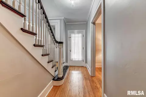 123 N Walnut St, Springfield, IL 62702 photo 8