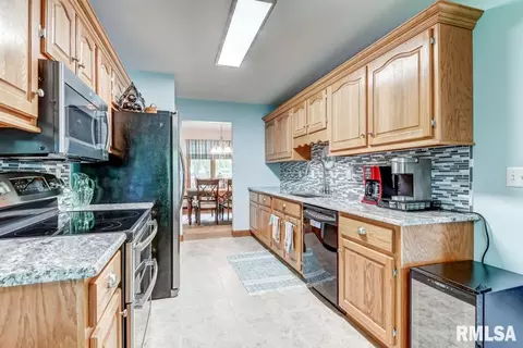4605 Barrington Dr, Springfield, IL 62711 photo 15