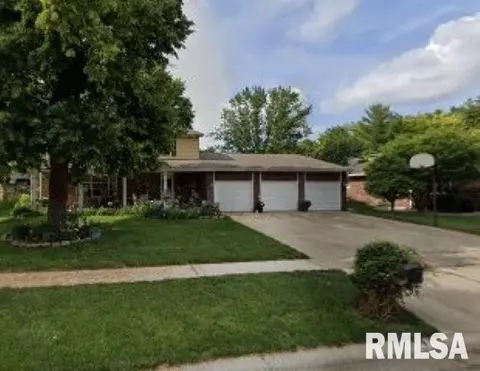 137 Tamarisk Dr, Springfield, IL 62704 photo 1