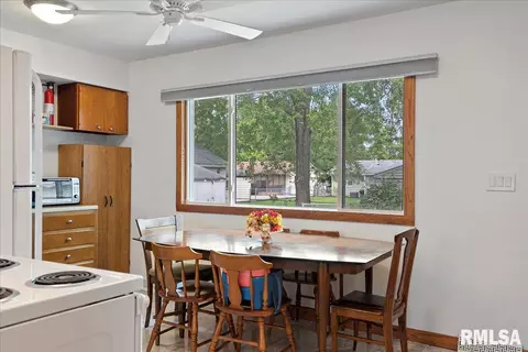 2541 Selkirk Rd, Springfield, IL 62702 photo 9