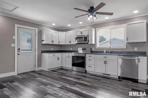 3008 Griffiths Ave, Springfield, IL 62702 photo 9