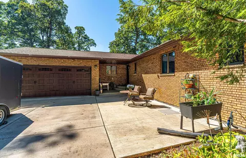 191 Timber Ln, Mount Pulaski, IL 62548 photo 5