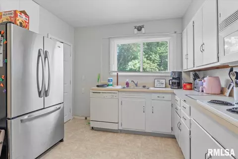 23 Laconwood Dr, Springfield, IL 62712 photo 10