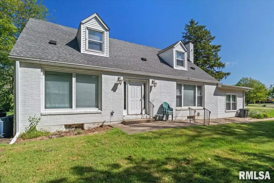  23 Laconwood Dr, Springfield, IL 62712 photo 2