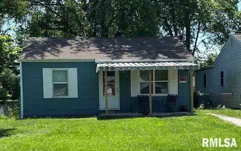 3246 E Carpenter St, Springfield, IL 62702 photo 1