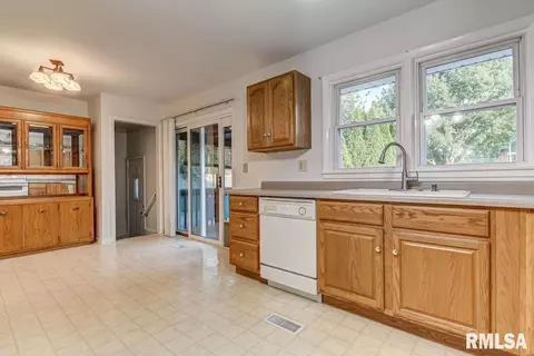 10 Midland Ct, Springfield, IL 62702 photo 10