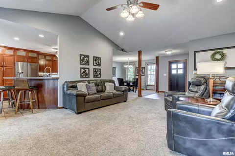 1008 Post Rd, Springfield, IL 62712 photo 9