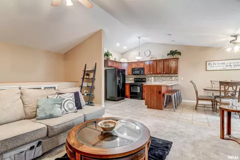 2004 Cory Dr, Springfield, IL 62702 photo 13