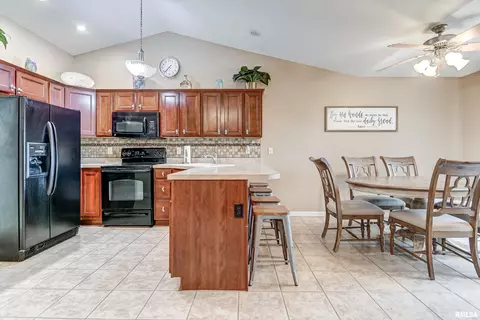 2004 Cory Dr, Springfield, IL 62702 photo 14