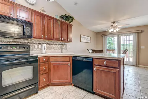 2004 Cory Dr, Springfield, IL 62702 photo 17