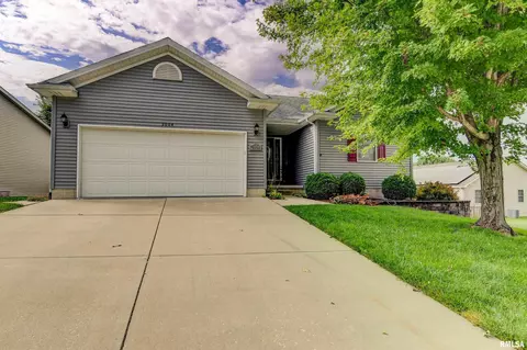 2004 Cory Dr, Springfield, IL 62702 photo 1