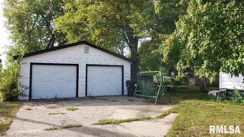 409 S Clinton St, Mclean, IL 61754 photo 4