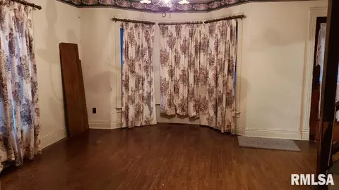 409 S Clinton St, Mclean, IL 61754 photo 7