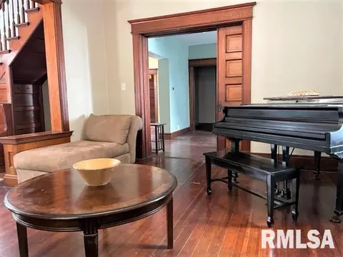 1055 N 6th St, Springfield, IL 62702 photo 8