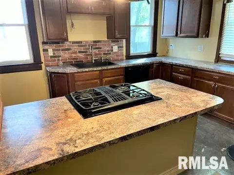 1055 N 6th St, Springfield, IL 62702 photo 22