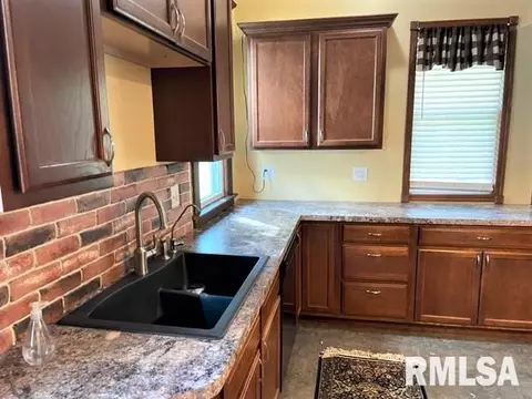 1055 N 6th St, Springfield, IL 62702 photo 19