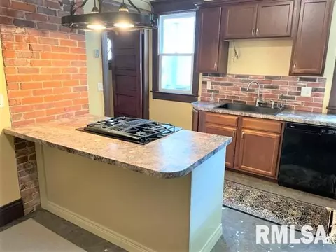 1055 N 6th St, Springfield, IL 62702 photo 24