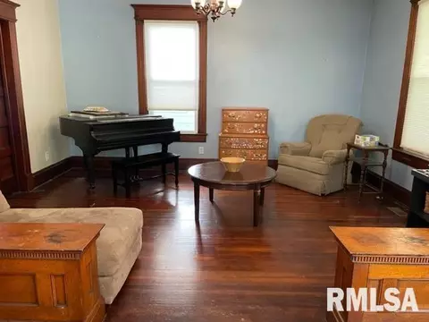 1055 N 6th St, Springfield, IL 62702 photo 9