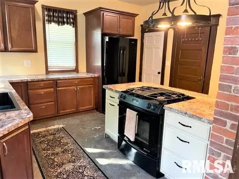 1055 N 6th St, Springfield, IL 62702 photo 25