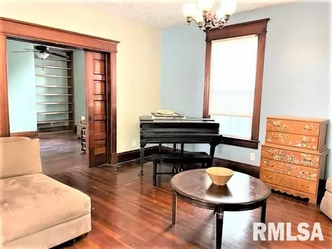 1055 N 6th St, Springfield, IL 62702 photo 10