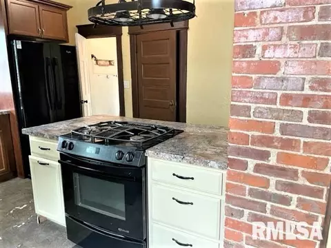 1055 N 6th St, Springfield, IL 62702 photo 16