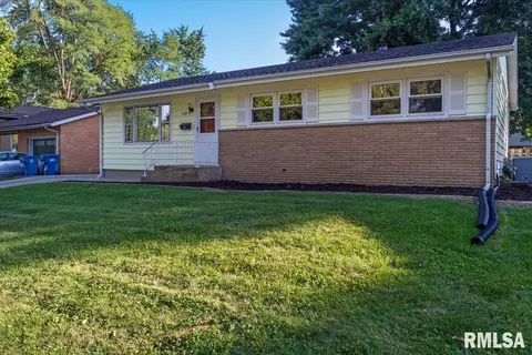 2118 Warwick Dr, Springfield, IL 62704 photo 2