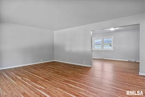 2118 Warwick Dr, Springfield, IL 62704 photo 6