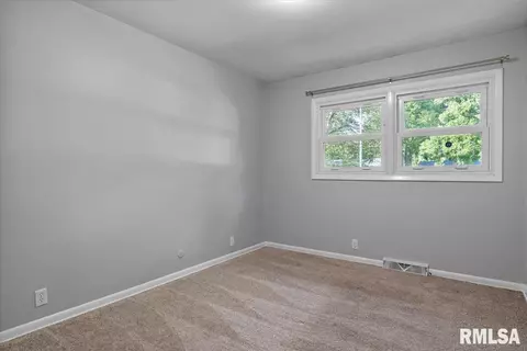 2118 Warwick Dr, Springfield, IL 62704 photo 13