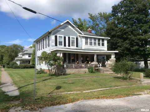 105 E Chestnut St, Roseville, IL 61473