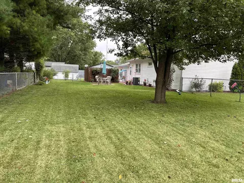 2033 Henley Rd, Springfield, IL 62702 photo 23
