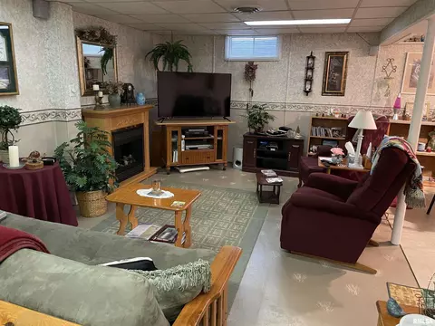 2033 Henley Rd, Springfield, IL 62702 photo 9