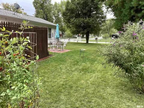 2033 Henley Rd, Springfield, IL 62702 photo 11