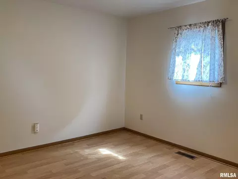 37 Lakewind Dr, Springfield, IL 62703 photo 21