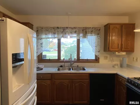 37 Lakewind Dr, Springfield, IL 62703 photo 10