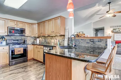 5401 Bunting Rd, Springfield, IL 62711 photo 12