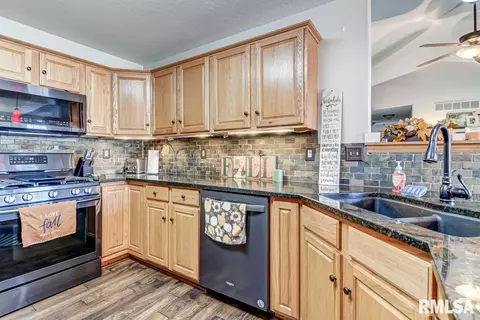 5401 Bunting Rd, Springfield, IL 62711 photo 13