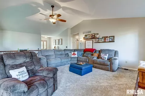 5401 Bunting Rd, Springfield, IL 62711 photo 3