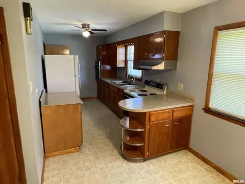 2007 N 16th St, Springfield, IL 62702 photo 3