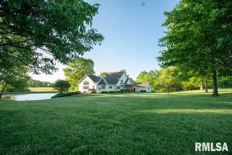 19132 Powerline Rd, Grafton, IL 62037