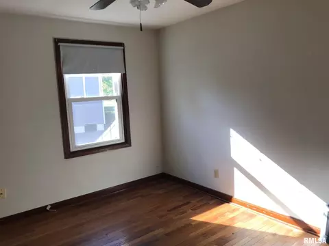 2012 E Hood St, Springfield, IL 62703 photo 10