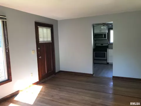 2012 E Hood St, Springfield, IL 62703 photo 8