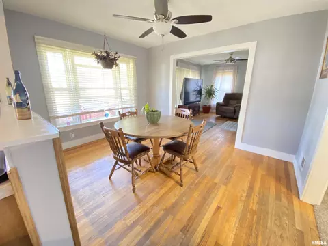 612 Spaulding St, Riverton, IL 62561 photo 5