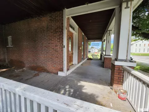 606 Maple St, Quincy, IL 62301 photo 2