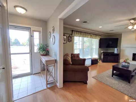 4600 Trillium Dr, Springfield, IL 62703 photo 5