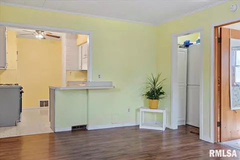 408 E Kern St, Springfield, IL 62703 photo 13