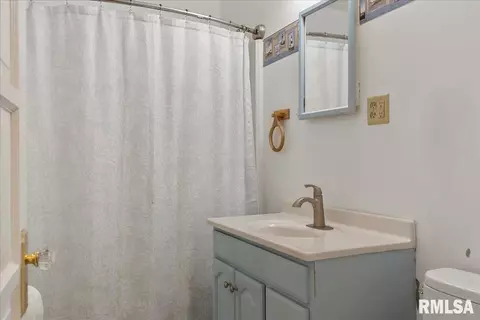 408 E Kern St, Springfield, IL 62703 photo 18